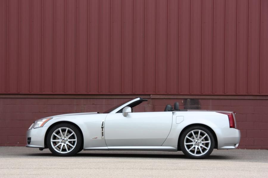  Cadillac XLR-V 2009 года  (фото 30 из 55)